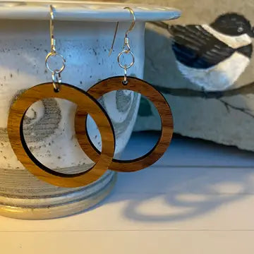 Boucles d'oreilles en bois de noyer - cercle ouvert