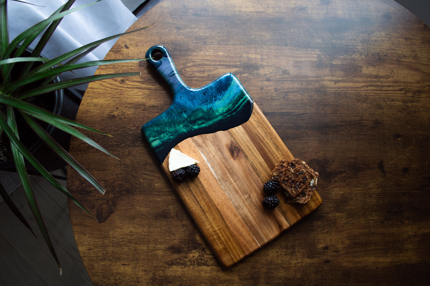 Planche à charcuterie 8’’ x 16’’ | Aurore boréale